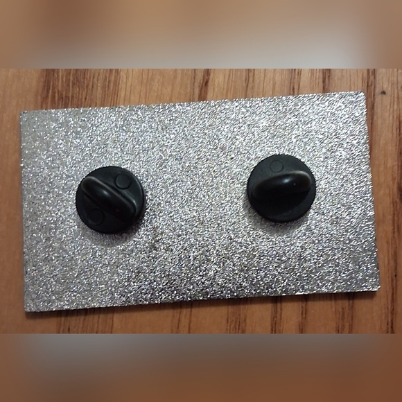 EUC Inuyasha Anime Collectible Winter Scene Enamel Pin Jewelery Flare - Picture 2 of 2